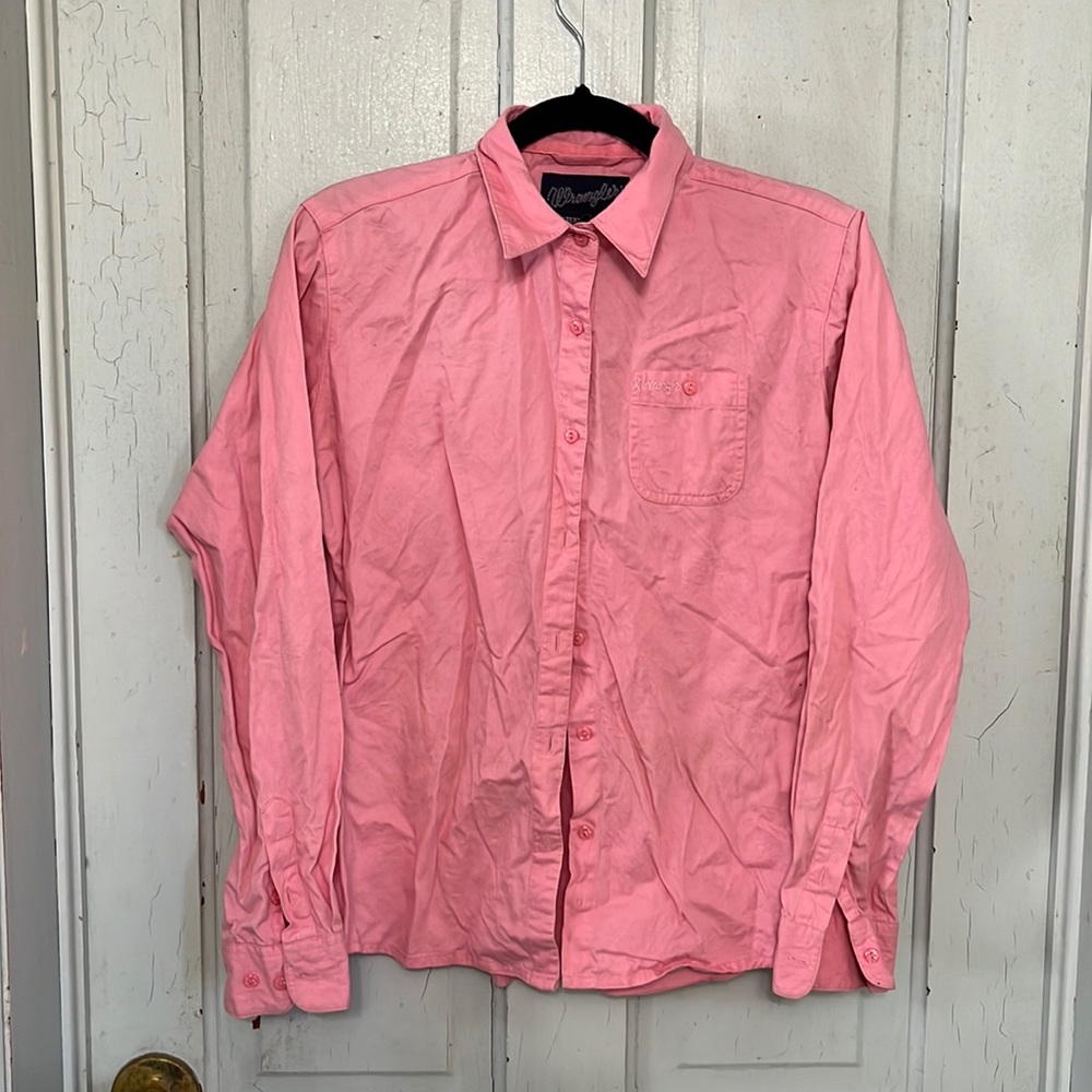 Women’s medium Wrangler button up shirt